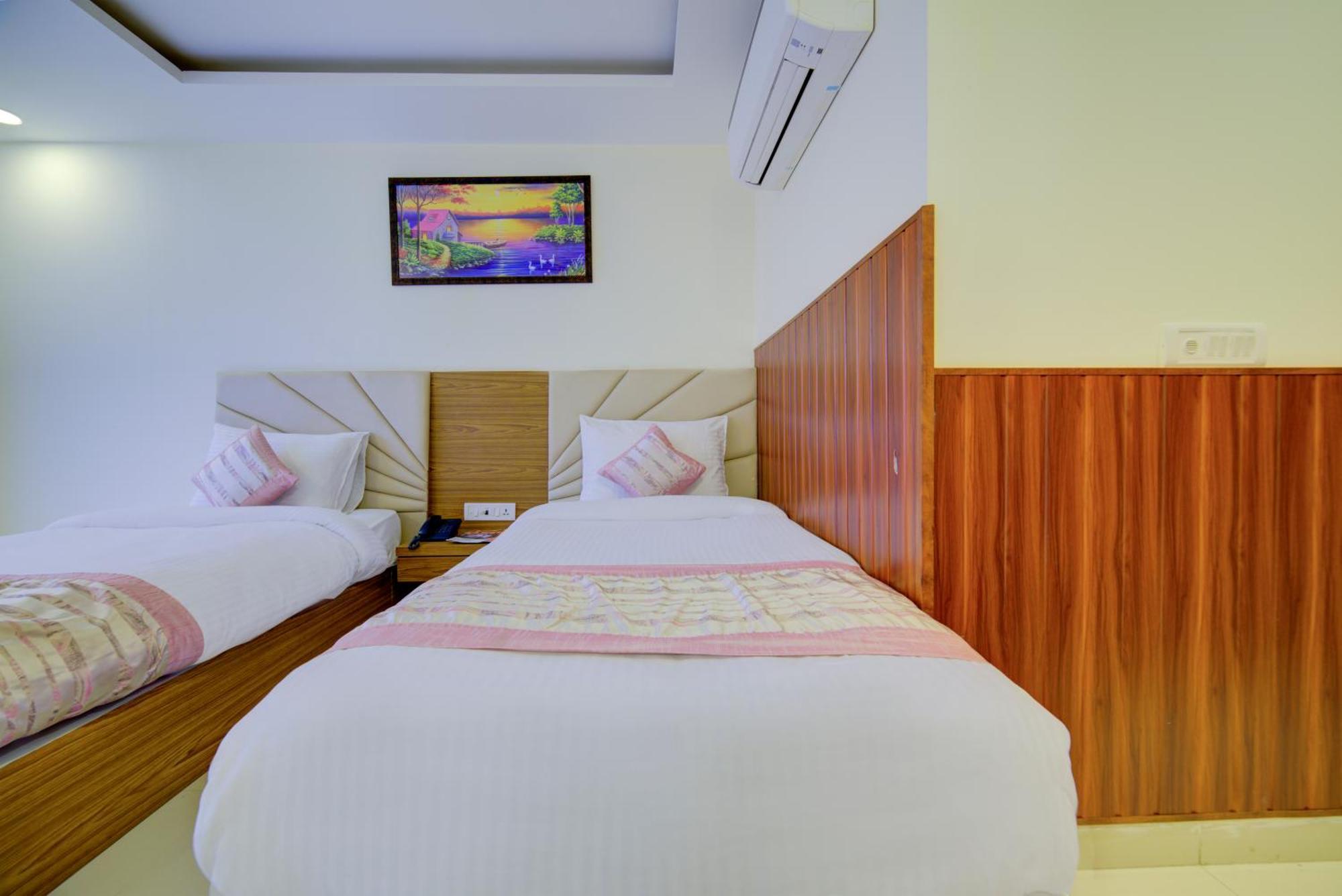 Hotel Grand Suites By D'Capitol Near Delhi Airport New Delhi Buitenkant foto