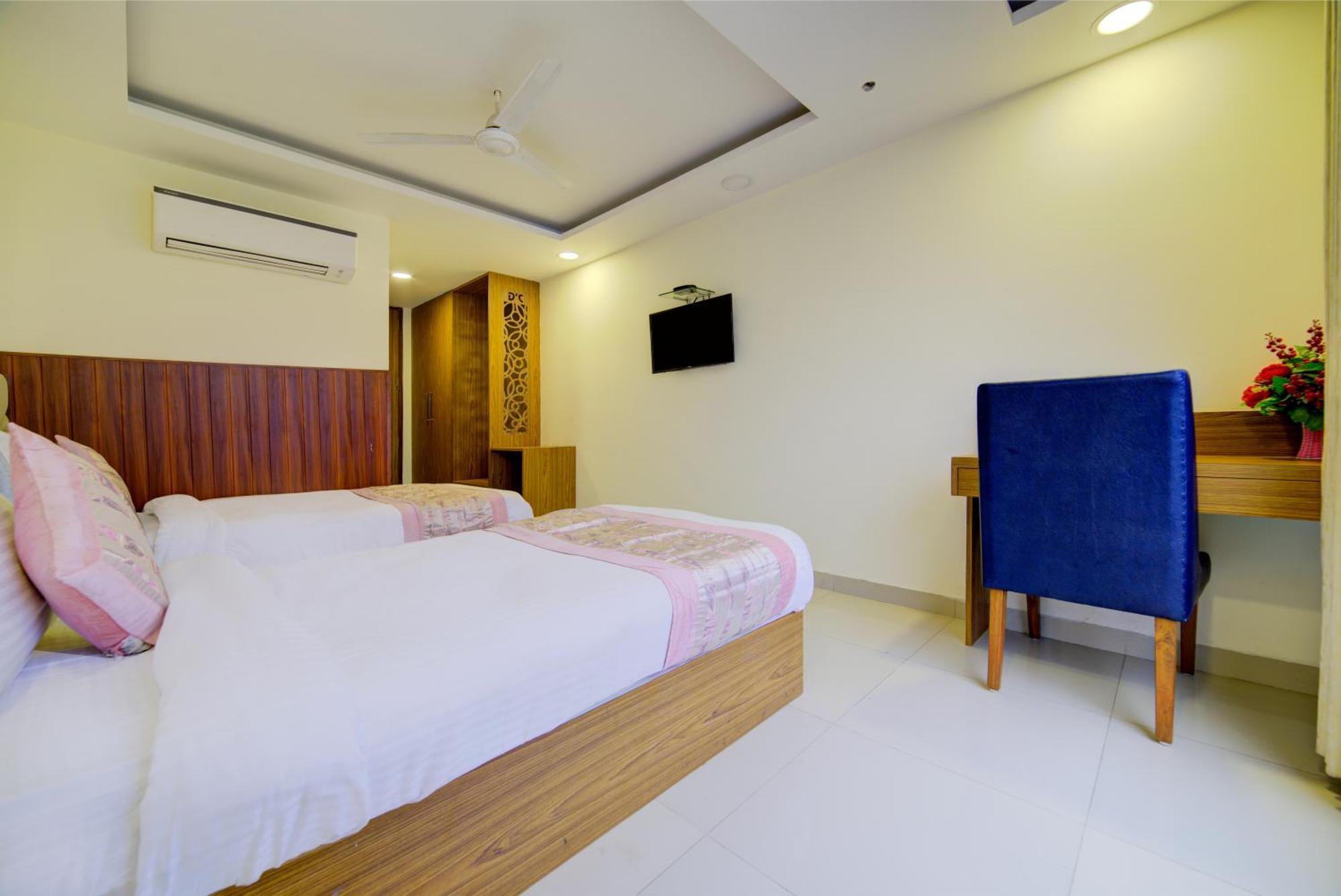 Hotel Grand Suites By D'Capitol Near Delhi Airport New Delhi Buitenkant foto