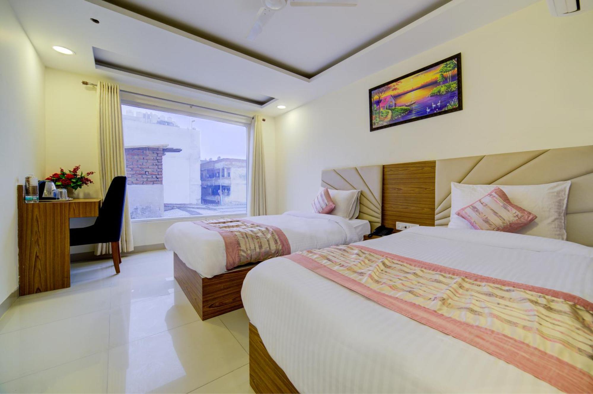 Hotel Grand Suites By D'Capitol Near Delhi Airport New Delhi Buitenkant foto