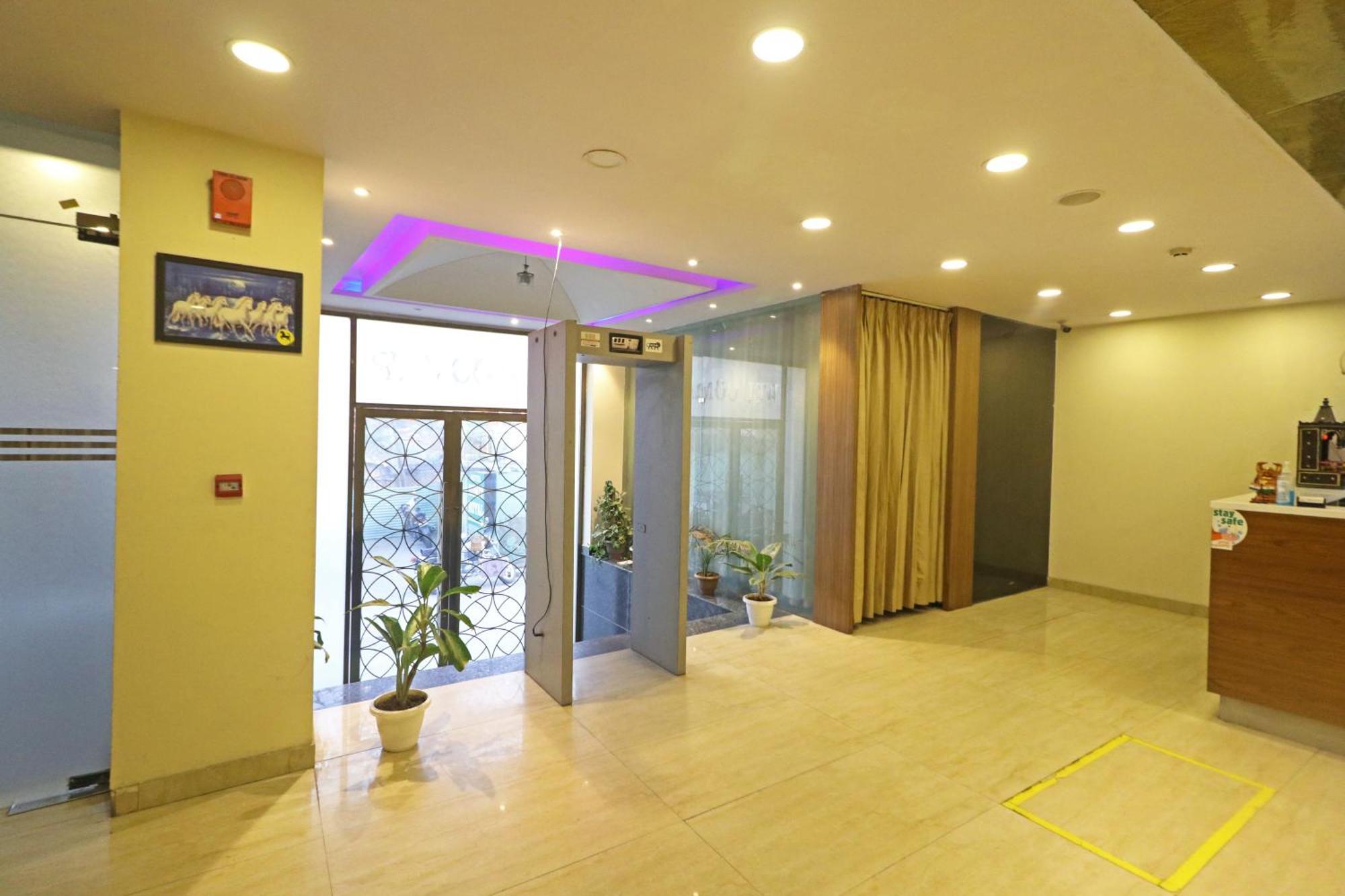 Hotel Grand Suites By D'Capitol Near Delhi Airport New Delhi Buitenkant foto