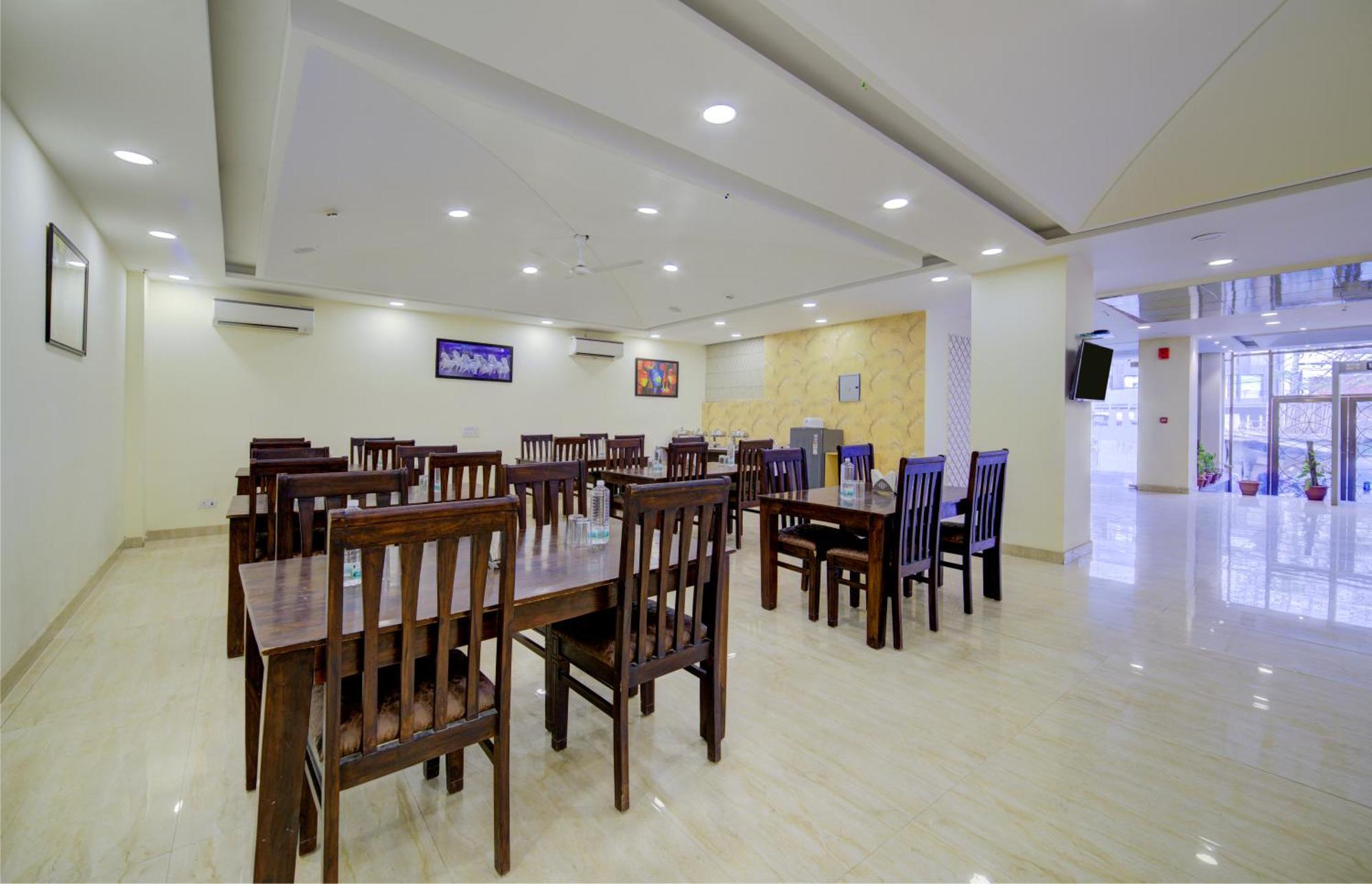 Hotel Grand Suites By D'Capitol Near Delhi Airport New Delhi Buitenkant foto