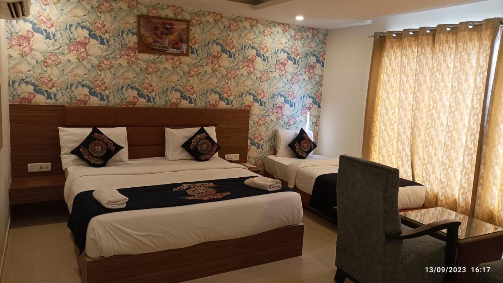 Hotel Grand Suites By D'Capitol Near Delhi Airport New Delhi Buitenkant foto