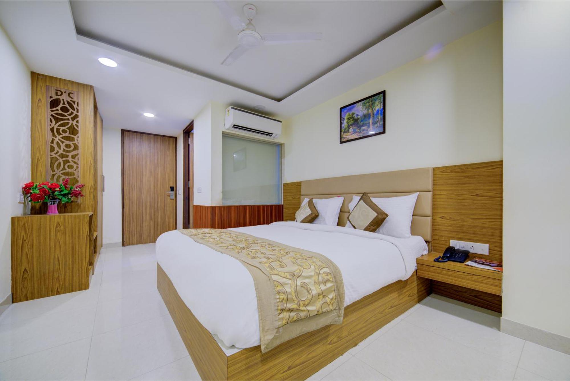 Hotel Grand Suites By D'Capitol Near Delhi Airport New Delhi Buitenkant foto