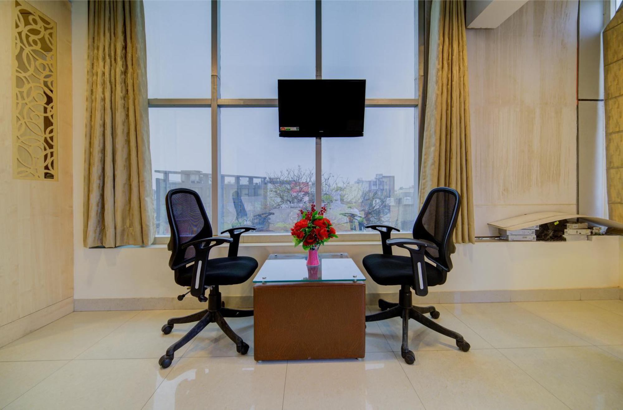 Hotel Grand Suites By D'Capitol Near Delhi Airport New Delhi Buitenkant foto