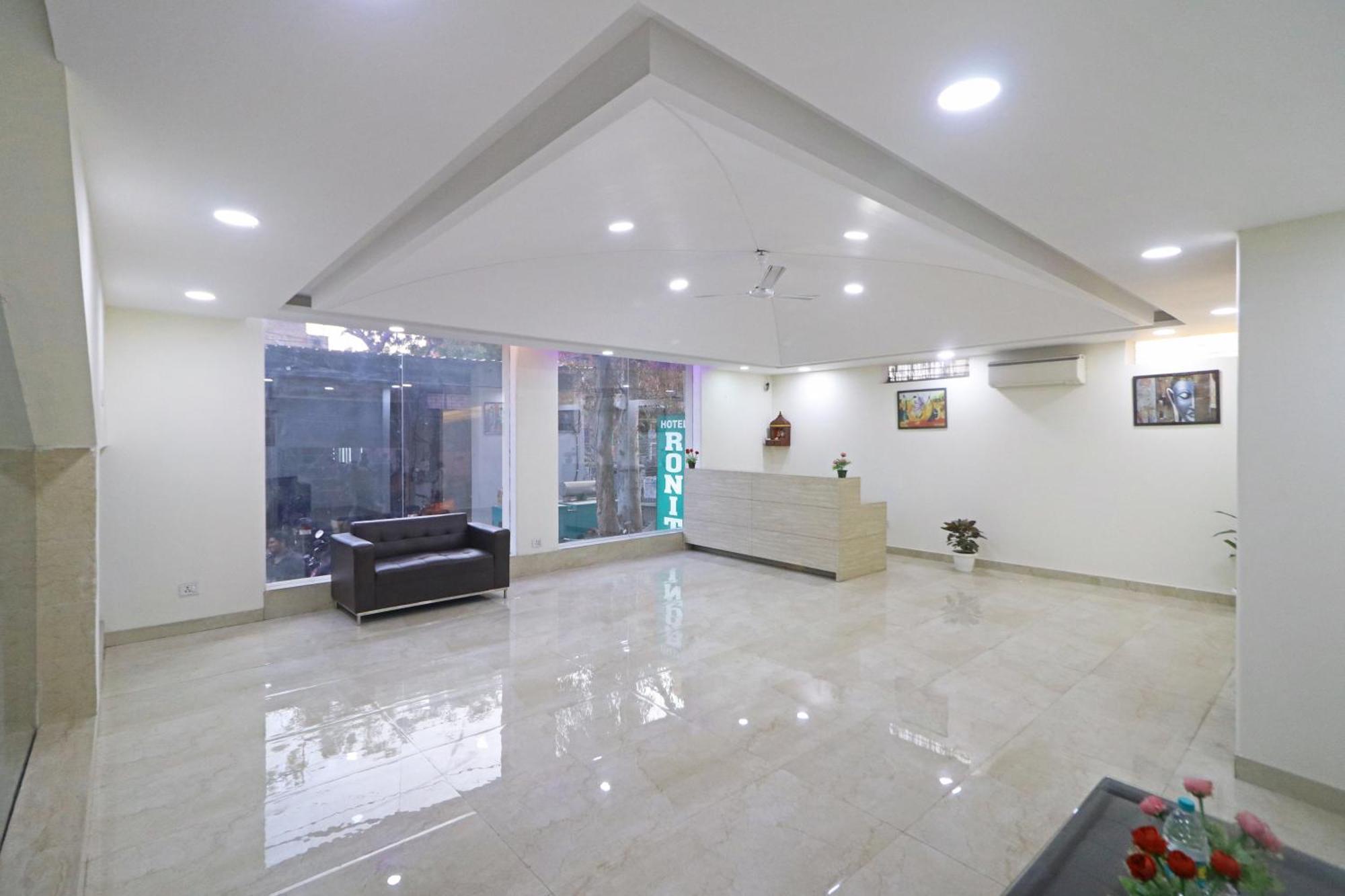 Hotel Grand Suites By D'Capitol Near Delhi Airport New Delhi Buitenkant foto