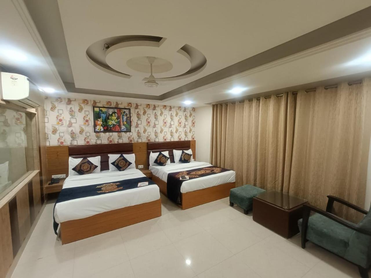 Hotel Grand Suites By D'Capitol Near Delhi Airport New Delhi Buitenkant foto